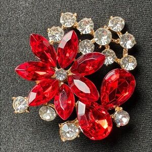 🔥FREE SHIPPING & Giveaway 💕Elegant Red and Gold Tone Floral Brooch